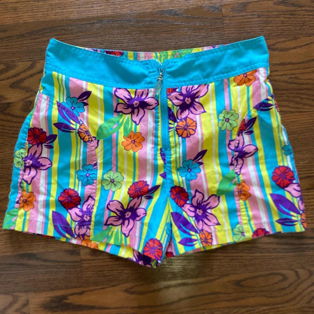 NO BOUNDARIES Y2K BOARD SHORTS!